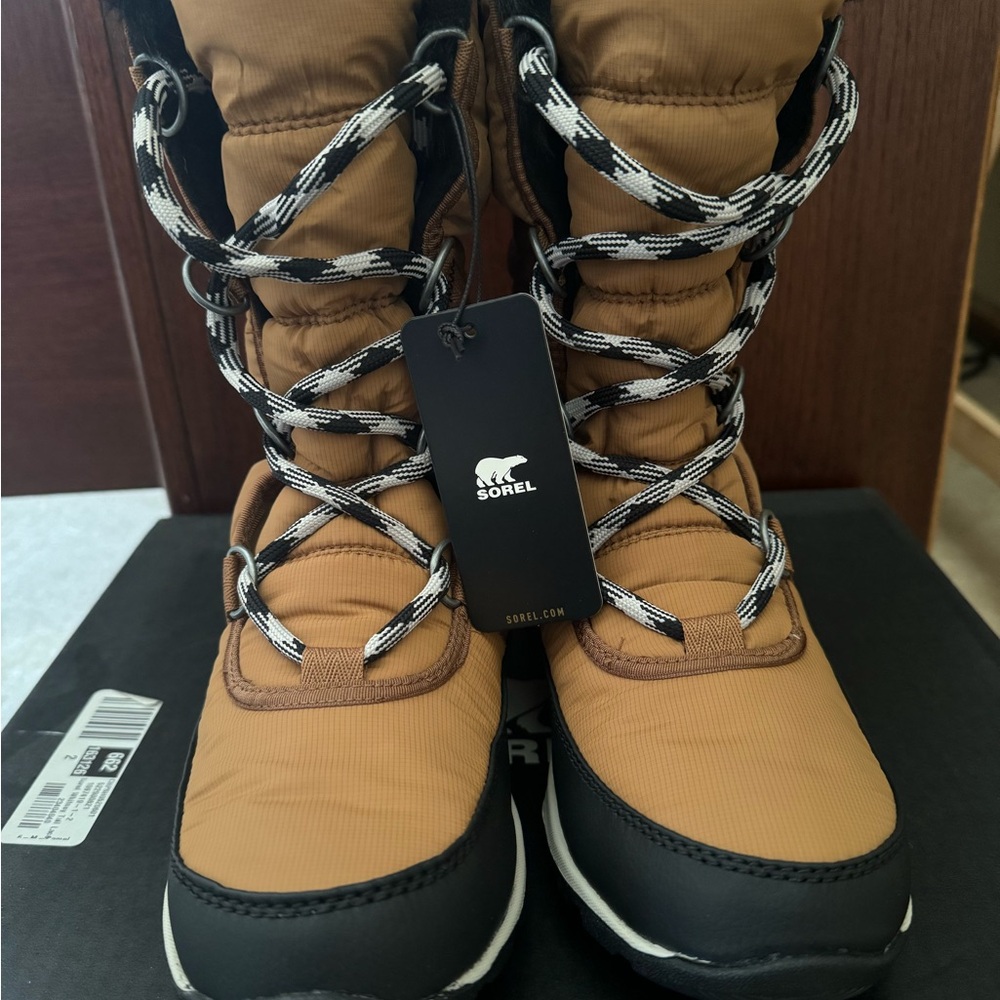 New with box - never used/worn
Sorel - Tall Whitney lace-up boots